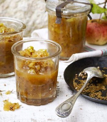 https://www.pontalo.net - Apple & grape chutney