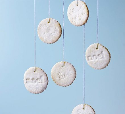 https://www.pontalo.net - Orange & cardamom tree biscuits