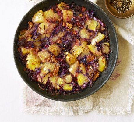 https://www.pontalo.net - Red cabbage & potato hash