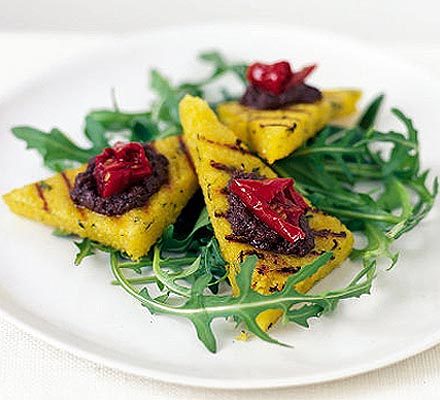 https://www.pontalo.net - Polenta bruschetta with tapenade