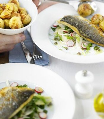 https://www.pontalo.net - Crisp sea bass with minted fennel & radish salad