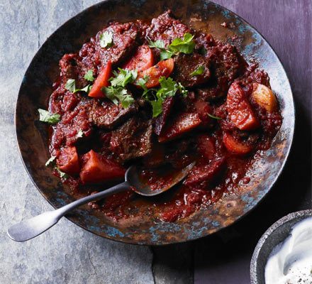 https://www.pontalo.net - Beef & beetroot curry