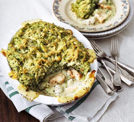 https://www.pontalo.net - Puffed salmon & spinach fish pie