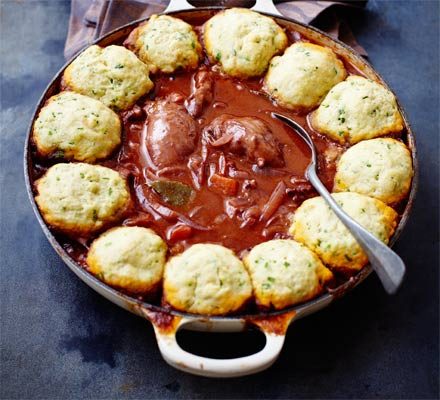 https://www.pontalo.net - Chicken casserole with herby dumplings