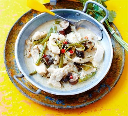 https://www.pontalo.net - Classic Thai green chicken curry