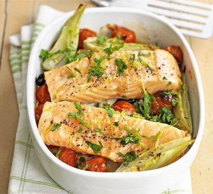 https://www.pontalo.net - Baked salmon with fennel & tomatoes