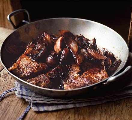 https://www.pontalo.net - Steak & sticky red wine shallots