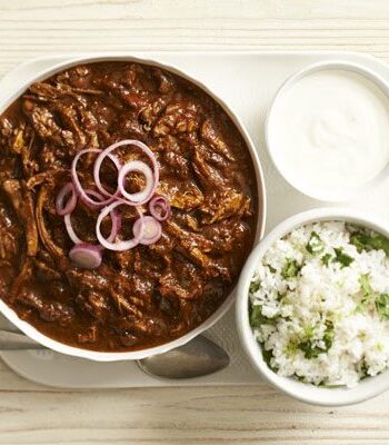 https://www.pontalo.net - Chicken mole with coriander rice