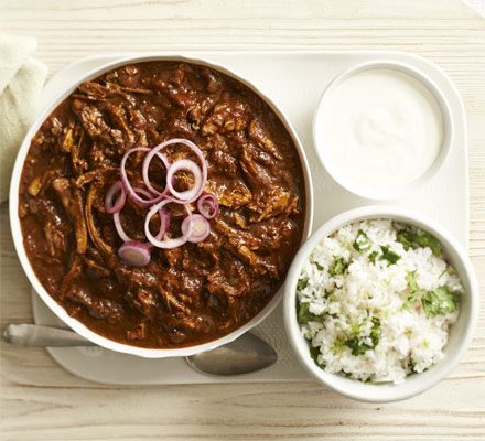 https://www.pontalo.net - Chicken mole with coriander rice