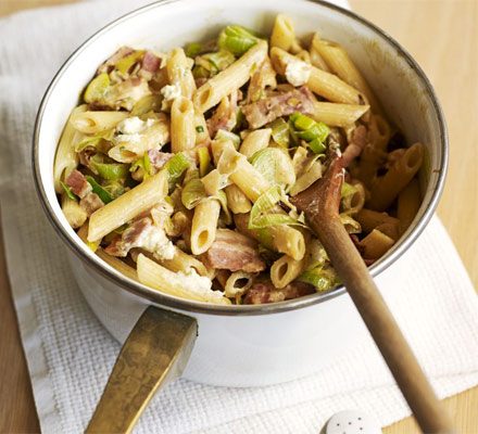 https://www.pontalo.net - Cheesy leek & bacon pasta