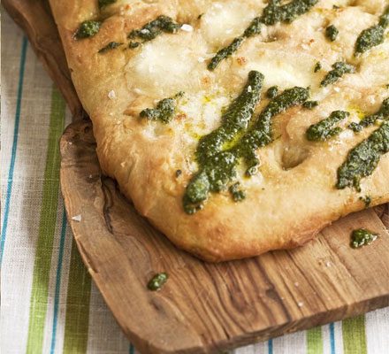 https://www.pontalo.net - Focaccia with pesto & mozzarella