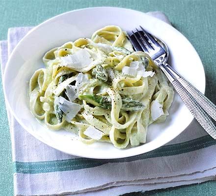 https://www.pontalo.net - Asparagus cream pasta