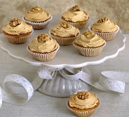 https://www.pontalo.net - Coffee cream & walnut cupcakes