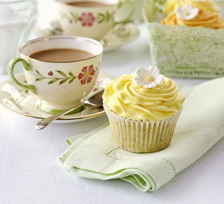 https://www.pontalo.net - Lemon & poppyseed cupcakes