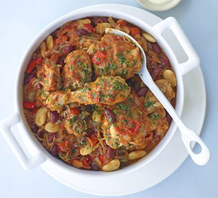 https://www.pontalo.net - Spicy chicken & bean stew