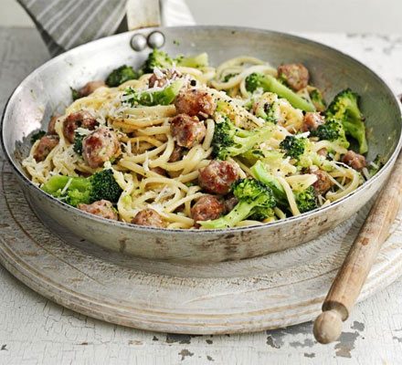 https://www.pontalo.net - Sausage & broccoli carbonara