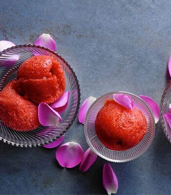 https://www.pontalo.net - Strawberry & rose sorbet