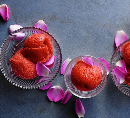 https://www.pontalo.net - Strawberry & rose sorbet