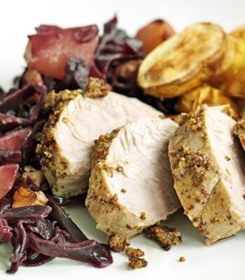 https://www.pontalo.net - Pork with braised red cabbage & pears