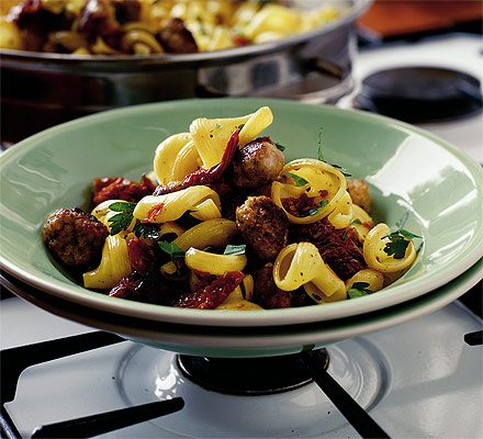 https://www.pontalo.net - Sizzled sausage pasta