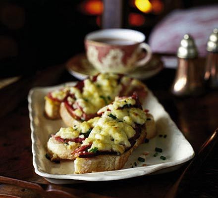 https://www.pontalo.net - Cheshire cheese & ham on toast