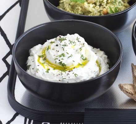 https://www.pontalo.net - Thick yogurt & herb dip