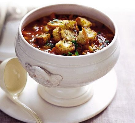 https://www.pontalo.net - Winter minestrone with pesto croûtes