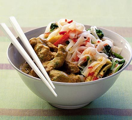 https://www.pontalo.net - Chilli coconut pork with vegetable noodle salad