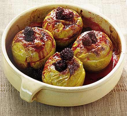 https://www.pontalo.net - Spiced roasted apples & blackberries