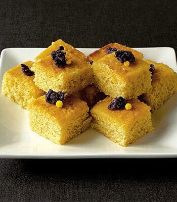 https://www.pontalo.net - Lemon & violet drizzle cake