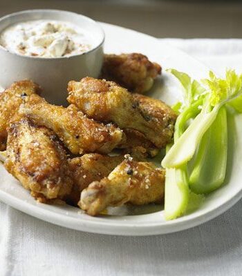 https://www.pontalo.net - Buffalo wings with blue cheese dip