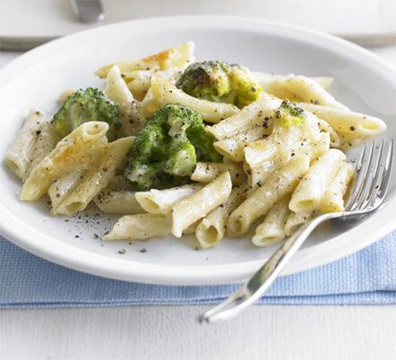 https://www.pontalo.net - Cheesy broccoli pasta bake