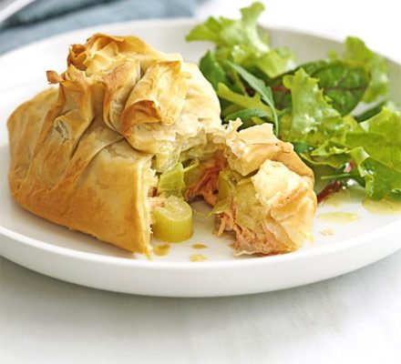 https://www.pontalo.net - Salmon & Leek pastry