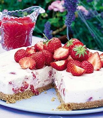 https://www.pontalo.net - Pink strawberry cheesecake