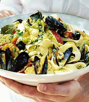 https://www.pontalo.net - Seafood tagliatelle