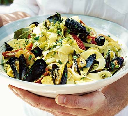 https://www.pontalo.net - Seafood tagliatelle