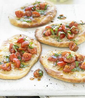 https://www.pontalo.net - Garlic bread pizzas