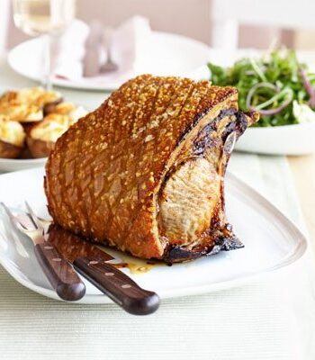 https://www.pontalo.net - Crisp roast pork with honey mustard gravy