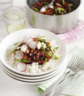 https://www.pontalo.net - Black bean chilli