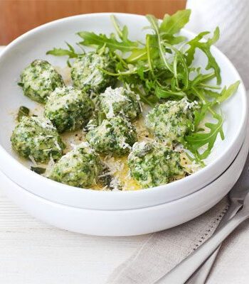 https://www.pontalo.net - Spinach & ricotta gnocchi