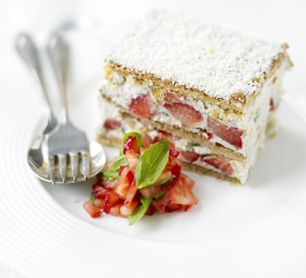 https://www.pontalo.net - Strawberry & white chocolate millefeuille