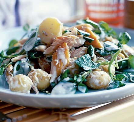 https://www.pontalo.net - Warm new potato & smoked mackerel salad