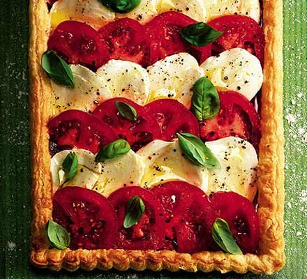 https://www.pontalo.net - Tomato & mozzarella tart with roast pepper pesto