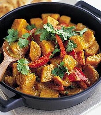 https://www.pontalo.net - Sweet potato & pineapple korma