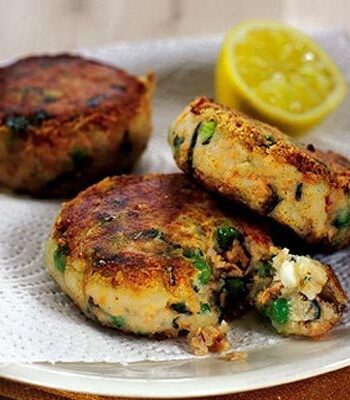 https://www.pontalo.net - Minted salmon & pea fish cakes