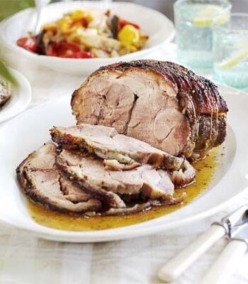 https://www.pontalo.net - Slow-roast pork with apples & peppers