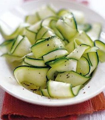 https://www.pontalo.net - Marinated courgette salad