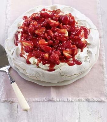 https://www.pontalo.net - Strawberry pavlova