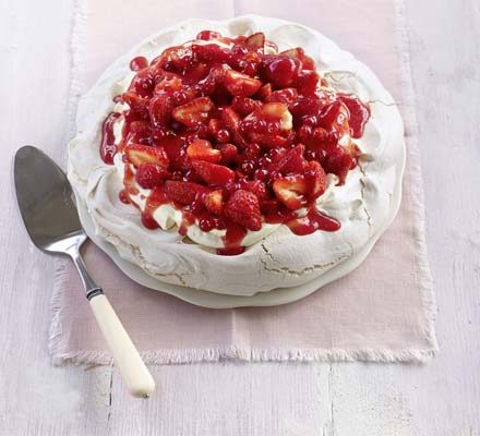 https://www.pontalo.net - Strawberry pavlova