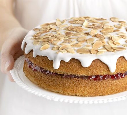 https://www.pontalo.net - Cherry bakewell cake